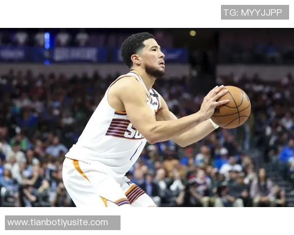 奥特布克在比赛中展现卓越掌控力面对包夹与强对抗依然做出明智决策 奥特布克在比赛中展现卓越掌控力面对包夹与强对抗依然做出明智决策