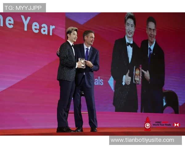 本塞拜尼荣膺阿尔及利亚年度最佳球员称号引发广泛关注