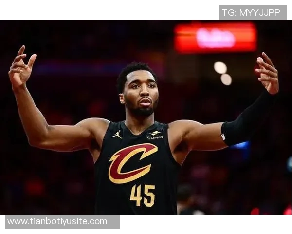 米切尔半场表现低迷仅得15分三分球命中率堪忧状态需提升